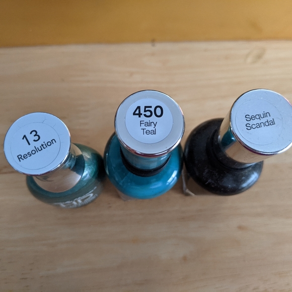 Sally Hansen Trio - Picture 2 of 2